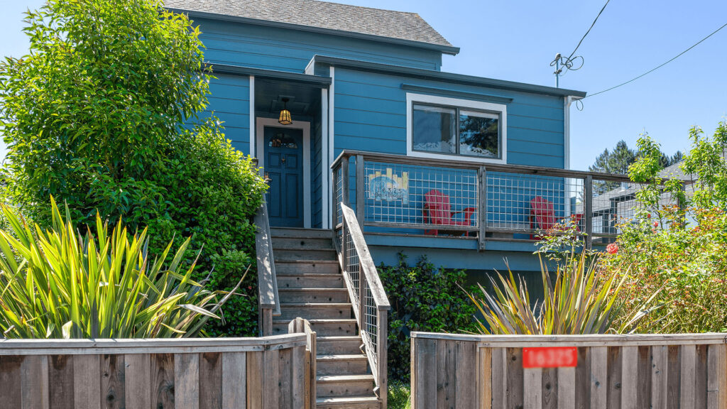 Guerneville 6325 4th Guerneville 6325 4th front deck